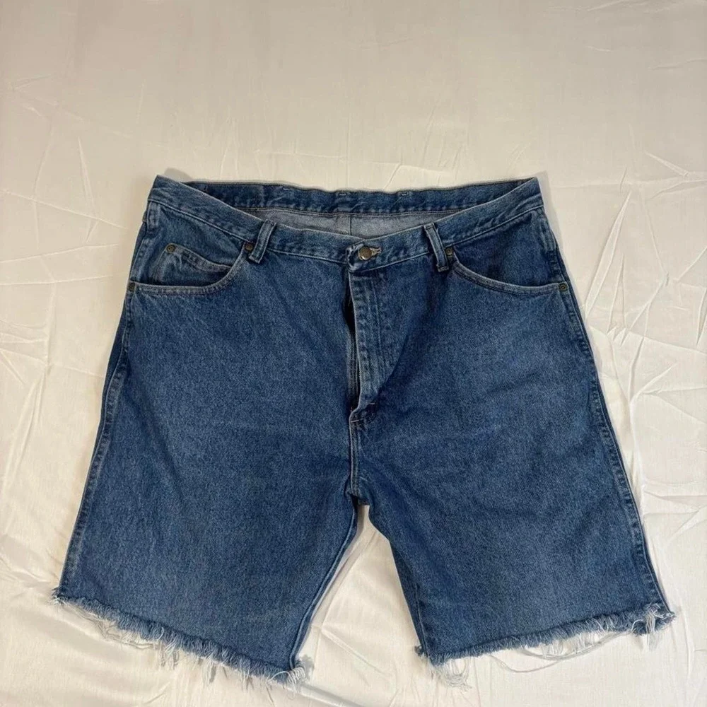 late 2000s wrangler baggy cutoff shorts